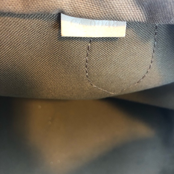 Authentic Louis Vuitton Monogram Hand Bag - Picture 2 of 8